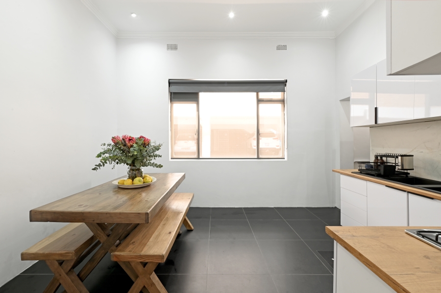 3 Bedroom Property for Sale in Sea Point Western Cape